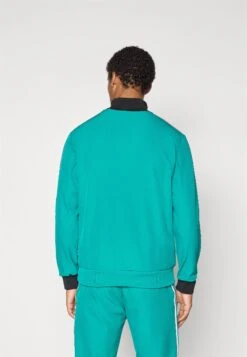 Adidas Originals LIVERPOOL FC ICON TRACK TOP - Article De Supporter D'équipe De Club - Sea Green -ASOS 4b5231068f0a499aa010aff30143ed7d