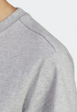 Adidas Originals Essentials Regular Tee - T-Shirt Basique - Medium Grey Heather -ASOS 4ba8da3ee63c4f8da2a18e6948a486ac