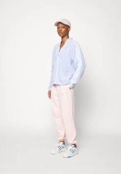 Adidas Originals Pant - Pantalon De Survêtement - Icey Pink -ASOS 4c328a29305c4cb4aaf2934615a3c609