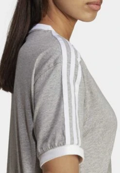 Adidas Originals T-Shirt Imprimé - Medium Grey Heather -ASOS 4d0a00fdacef43b4a817a8ac2a9c99b8