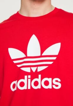 Adidas Originals Trefoil Unisex - T-Shirt Imprimé - Better Scarlet/White -ASOS 4f20b3ff7e194efc83cf3c5395d5f11d