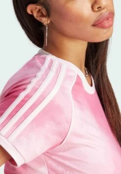 Adidas Originals Colour Fade Stripes - T-Shirt Imprimé - Clear Pink Multicolor -ASOS 4f832f0f9db44fb48774cf3157168139