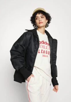 Adidas Originals Retro Luxury Crew - Sweatshirt - White -ASOS 4f970bc224974a6e892e401f146589fe