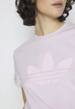 Adidas Originals Tee - T-Shirt Imprimé - Almost Pink -ASOS 5390cc0fe8c344a0a77839eae81cf3a4