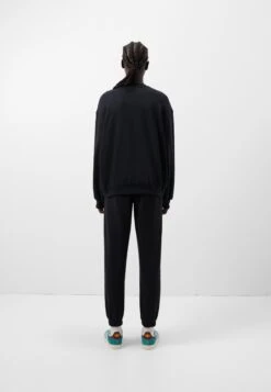 Adidas Originals Adicolor 70S - Sweatshirt - Black -ASOS 549b60f26b294b0fb0b7efbeb44a84c9