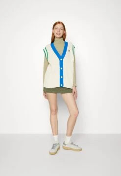 Adidas Originals Adicolor 70S Vest - Veste Sans Manches - White -ASOS 54c695527a3048e68194ef268ec37373