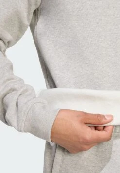 Adidas Originals CREW - Sweatshirt - Medium Grey Heather White -ASOS 557f7fad1e254f119af7988f8a6d3e8b