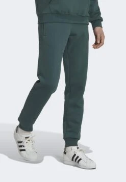 Adidas Originals Essentials Pant - Pantalon De Survêtement - Green -ASOS 570e8505a5d04a7a9d23d2886e4c1c59
