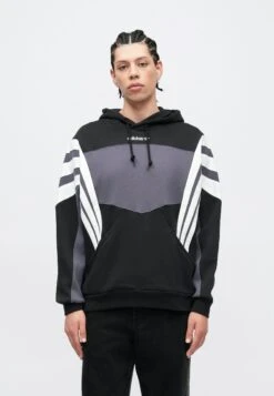 Adidas Originals SANTIAGO - Sweatshirt - Black -ASOS 59e6f5e0a301442d8575256a78f81946