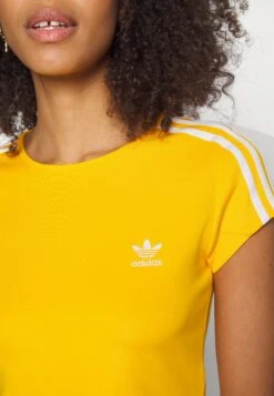 Adidas Originals Cropped Tee - T-Shirt Imprimé - Collegiate Gold -ASOS 5a003341594148128b7bb7e814039977