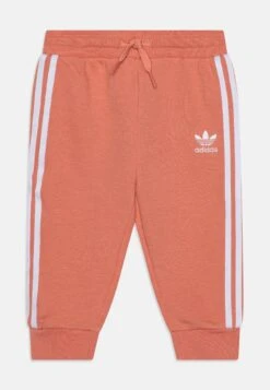 Adidas Originals Crew Infant Unisex Set - Survêtement - Mauve/Multi-Coloured/White 6 Adidas Originals Crew Infant Unisex Set - Survêtement - Mauve/Multi-Coloured/White -ASOS 5a5ca1cdfbcf4270a004cbd91d273704
