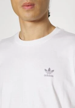Adidas Originals Multi Tee - T-Shirt Imprimé - White -ASOS 5c9f413dd77040a8b69aa377ffeefbd9