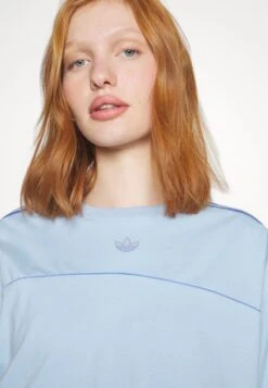 Adidas Originals Archive Cutline Tee - T-Shirt Imprimé - Clear Sky -ASOS 5e91065f3747455e917b8f07317dddcf