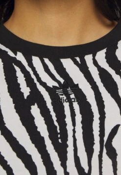 Adidas Originals Animal Tee - T-Shirt Imprimé - Cloud White/Black -ASOS 5ed0e2fbb80c4dd784b1dd3e2a90a7b0