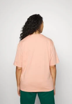 Adidas Originals Adidas Retro Luxury Tee - T-Shirt Imprimé - Ambient Blush -ASOS 5f0904c93ee8421ca2f73ea063a0e57d