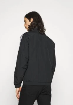Adidas Originals Lock Uptt - Veste De Survêtement - Black -ASOS 5f7f2825afe34f0195b041a28a8b086f