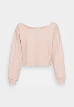 Adidas Originals Slouchy Crew - Sweatshirt - Ash Pearl -ASOS 5fc1967a360d4e4f86392a60de3b15e6