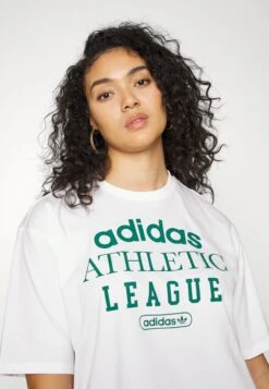 Adidas Originals Adidas Retro Luxury Tee - T-Shirt Imprimé - White -ASOS 60758f62b08b4736ad48af07c32d1595