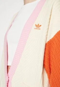 Adidas Originals Adicolor 70S Cardigan - Gilet - White 15 Adidas Originals Adicolor 70S Cardigan - Gilet - White -ASOS 608d5081815e4917a21b30e5419a9925