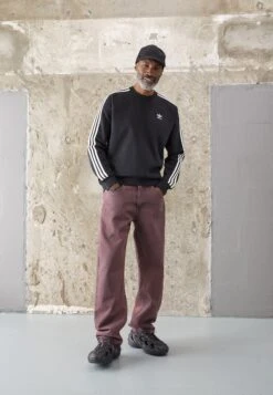 Adidas Originals ADICOLOR CLASSICS 3-STRIPES CREW - Sweatshirt - Black -ASOS 6179f48cd6834a868a115390a79060be