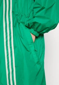Adidas Originals Adicolor 70S Shiny - Parka - Green -ASOS 657bee022a454c1783cc3237dfc30d58