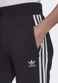 Adidas Originals Slim Cuffed - Pantalon De Survêtement - Black -ASOS 685e86dc89714af0a81891b86ad993de