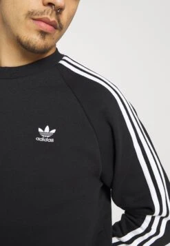 Adidas Originals Adicolor Classics 3-Stripes Crew - Sweatshirt - Black -ASOS 6c928db5d62e420bbb9e78ab309e108c