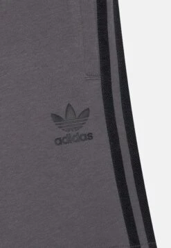 Adidas Originals Short - Grey Five 8 Adidas Originals Short - Grey Five -ASOS 6d0c3050942148f28bbcaab54fcbb18a