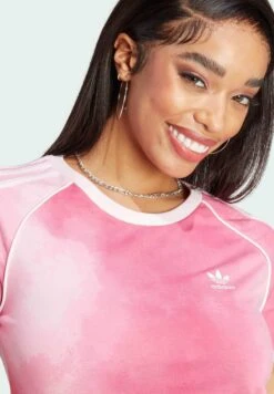 Adidas Originals Colour Fade Stripes - T-Shirt Imprimé - Clear Pink Multicolor -ASOS 6d8ca4d79f5741c1ad6b1cf6e50aea44