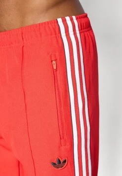 Adidas Originals BENFICA LISBOA ICON TRACK PANT - Article De Supporter D'équipe De Club - Benfica Red -ASOS 6db784db13b54edabc7c314fea203a5a