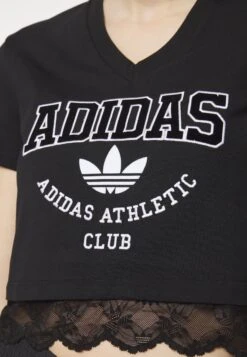 Adidas Originals Cropped Vneck - T-Shirt Imprimé - Black -ASOS 6ea967607e134f90ac14e0c55183cb2b
