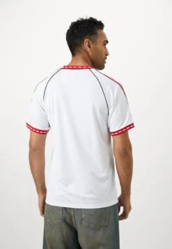 Adidas Originals MANCHESTER UNITED AWAY BRINGBACK '91 - Article De Supporter D'équipe De Club - White -ASOS 719b9b69866f42a68bbb0c55733715d7