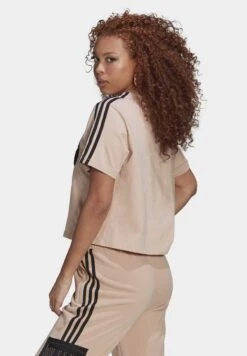 Adidas Originals Cropped - T-Shirt Imprimé - Ash Pearl -ASOS 72ef0c4d1b194e04ad15ff85141c79aa