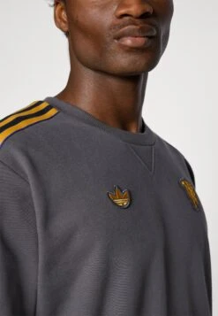 Adidas Originals MANCHESTER UNITED ICON SWEAT - Article De Supporter D'équipe De Club - Utility Black -ASOS 73a5d0c35f8a464e9308f1774aa5cb78