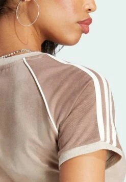 Adidas Originals Colour Fade Stripes - T-Shirt Imprimé - Beige -ASOS 763a4b169637486ea9d4616e899d1cb6