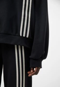 Adidas Originals Adicolor 70S - Sweatshirt - Black -ASOS 77692ee5add24377a7543f4167a79e6a