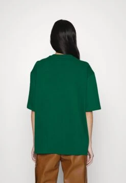 Adidas Originals Logo - T-Shirt Imprimé - Dark Green -ASOS 7cc88337884349a4a90b6a8108f366aa