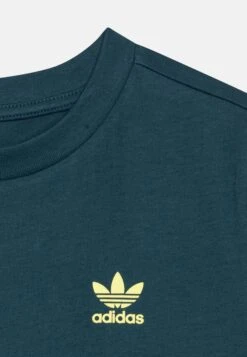 Adidas Originals Tee Junior Unisex - T-Shirt Basique - Arctic Night/Pulse Yellow 8 Adidas Originals Tee Junior Unisex - T-Shirt Basique - Arctic Night/Pulse Yellow -ASOS 7ed137ca3899452693f710641a02456b