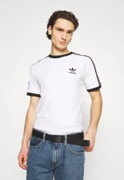 Adidas Originals Stripes Tee Unisex - T-Shirt Imprimé - White -ASOS 8089b5d36ea34d1e8087d391347d4a2a