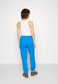 Adidas Originals Adicolor 70S Pants - Pantalon De Survêtement - Bluebird 10 Adidas Originals Adicolor 70S Pants - Pantalon De Survêtement - Bluebird -ASOS 80aa3faf28694870bd70cd03ce283816