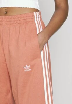 Adidas Originals Adicolor Classics Bermuda - Short - Magic Earth -ASOS 8256f55555f84626a48829e6465d4697