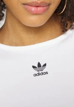 Adidas Originals Tank - Débardeur - White -ASOS 82f63e66998b434fbaedf9c2dadec0f8