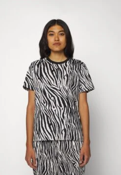 Adidas Originals Animal Tee - T-Shirt Imprimé - Cloud White/Black -ASOS 841a4995e85042ef9a6d37b004d77eb0