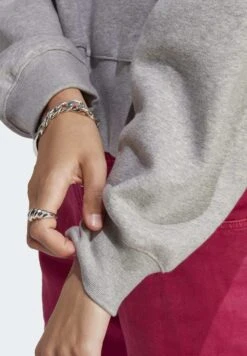 Adidas Originals Adicolor Essentials Crew - Sweatshirt - Medium Grey Heather -ASOS 84c4d86b9f27484faa66ab8c77dbcc2b