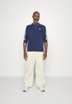 Adidas Originals ADICOLOR CLASSICS 3-STRIPES CREW - Sweatshirt - Night Indigo -ASOS 86a59991ee6449c090a13c1803b24cad