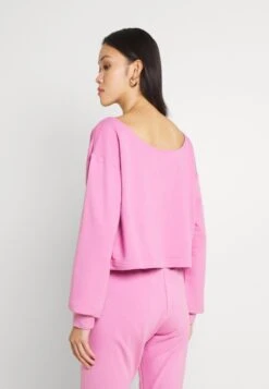 Adidas Originals Slouchy Crew - Sweatshirt - Bliss Orchid -ASOS 86fff771fc0640808dc4b3b0f8d3cb7e