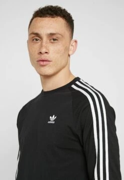 Adidas Originals 3 Stripes Crew Unisex - Sweatshirt - Black -ASOS 8804449b9c5e4066b3252eac4da34215
