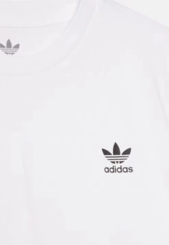 Adidas Originals Tee Junior Unisex - T-Shirt Basique - White -ASOS 882b0ce4a753471b90378f59706b75a5