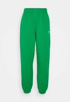 Adidas Originals Essentials - Pantalon De Survêtement - Green -ASOS 8867341e0da74f61bcda27c1cc31ddcc