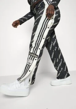 Adidas Originals Break - Pantalon De Survêtement - Black -ASOS 886c3f6bcf7b48808b342535aae1395e